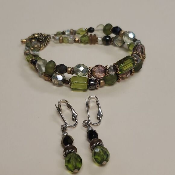 Bracelet Clip On Earrings Set - Picture 1 of 4